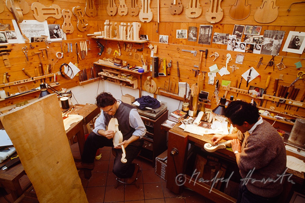 workshop of the violin maker  Bonizelli
