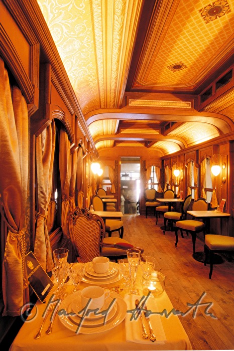 historical restaurant car