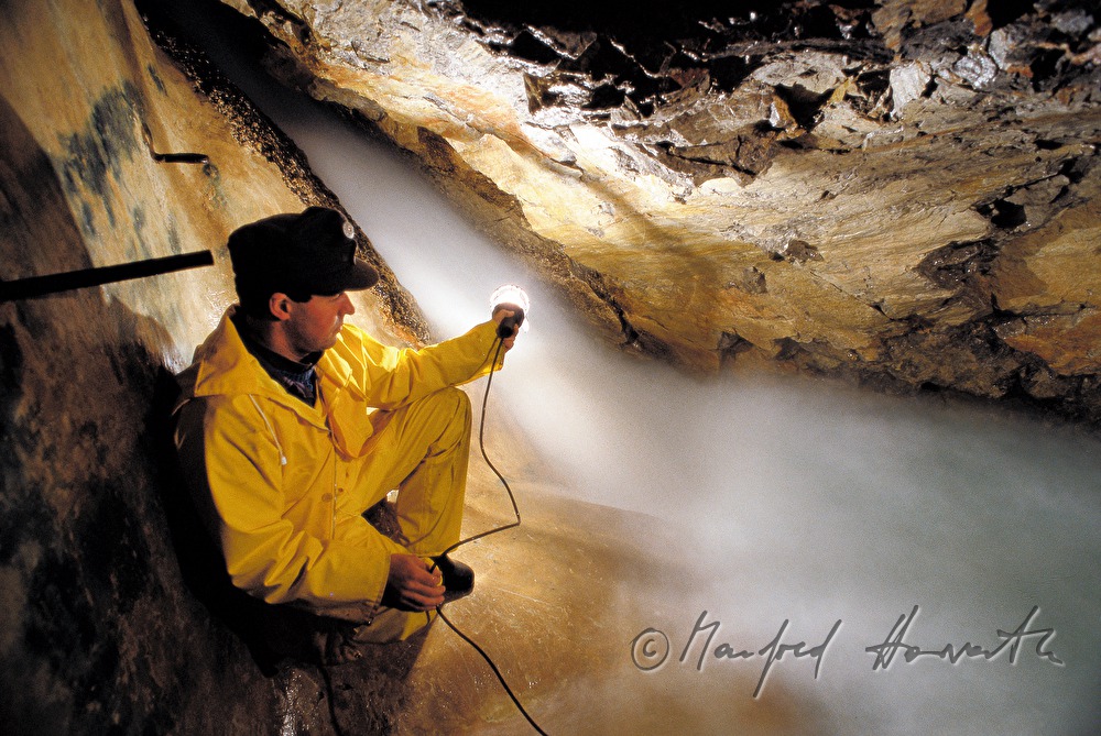 checking the water quality of Kläfferquelle