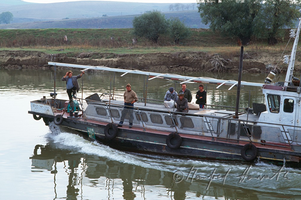 tugboat on the way to Tulcea