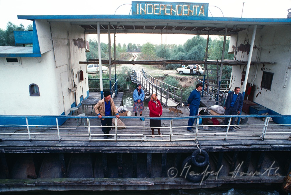 waiting people near the pontoon