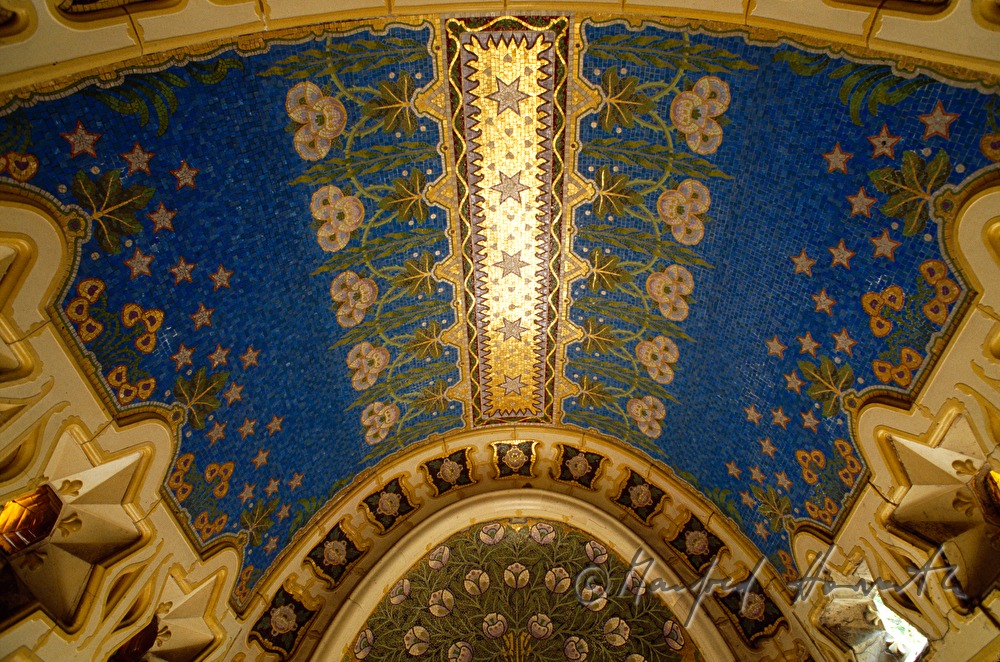 detail of the mausoleum of family Sándor Schmidl