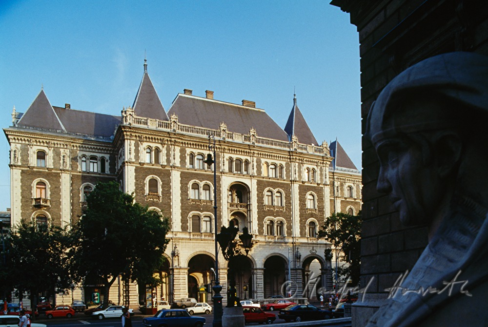 main entrance and Sphinx