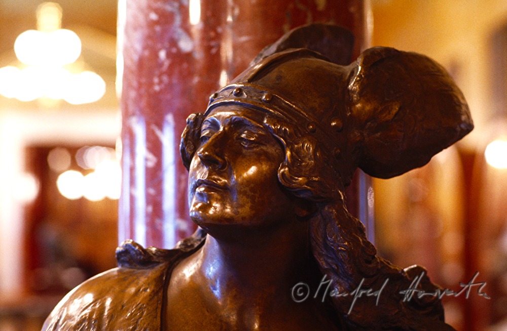 bust of the vocalist Olga Haselbeck as Brunhilde
