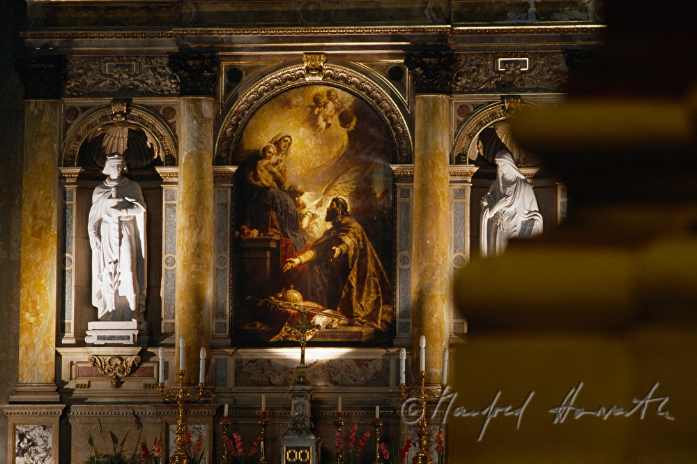 St. Stephen's Basilica, altar