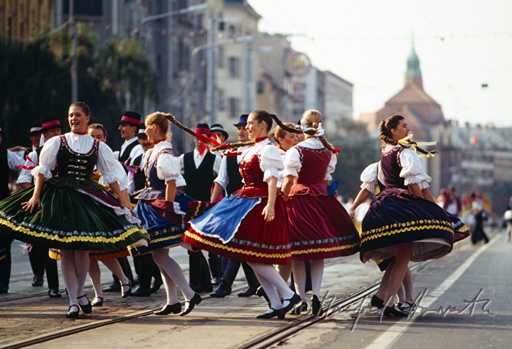 dancers at the flower carneval