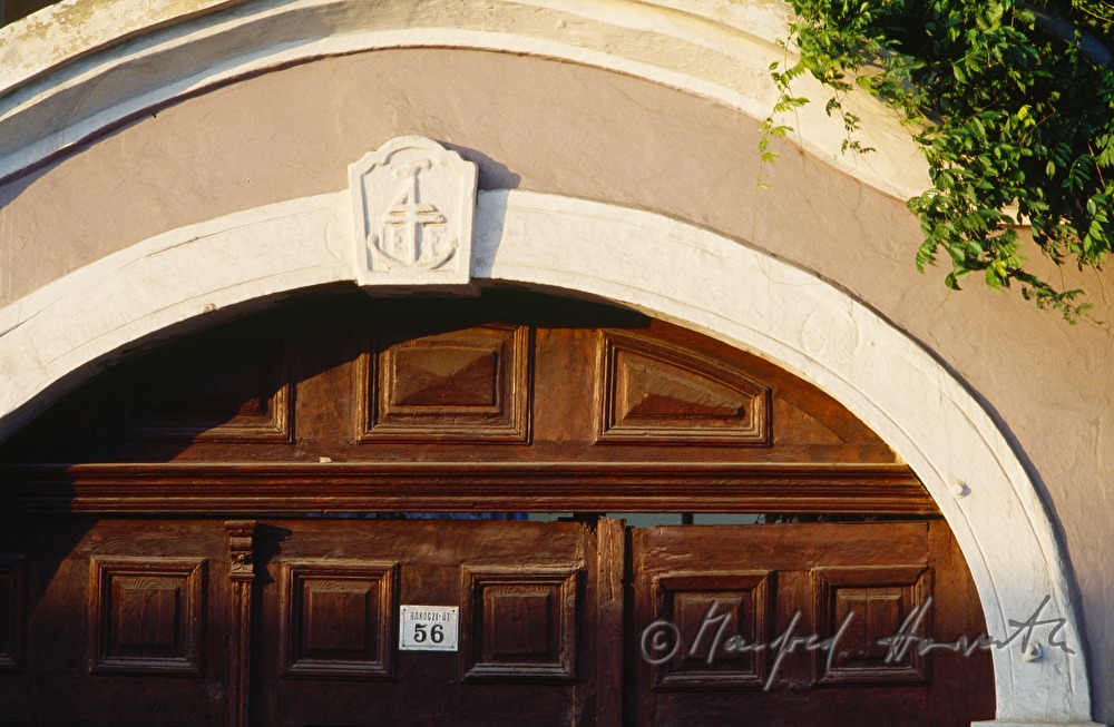 archway of a vintner's house