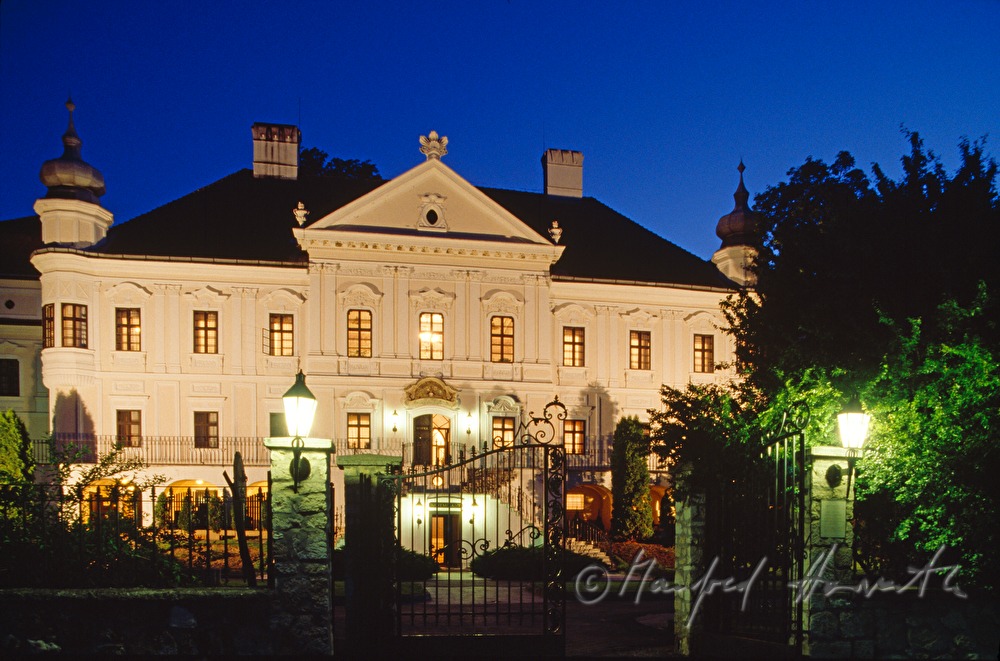 main entrance of the country house hotel
