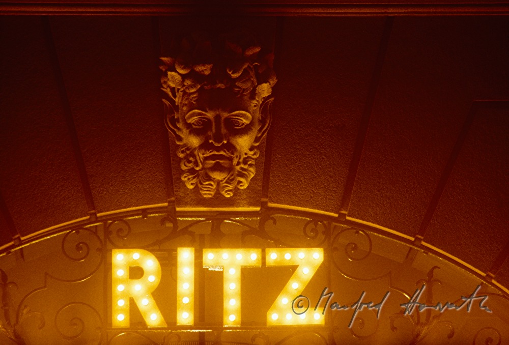 Hotel Ritz, ornament on fassade