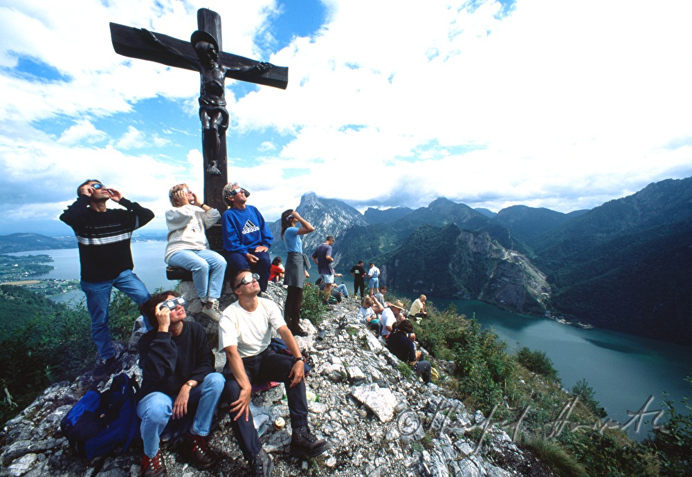 wanderers on the summit of Sonnstein