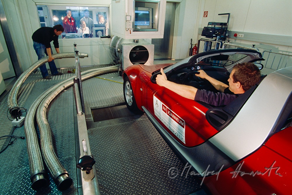 automotive engineering students