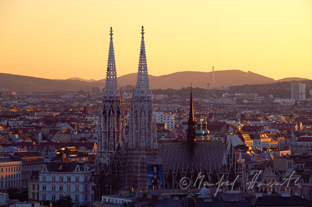 view from the roof of the Ringturm to the Wienerwald
