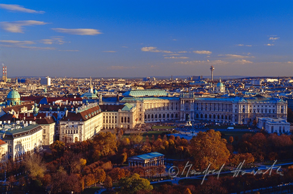 view from the townhall to Hofburg