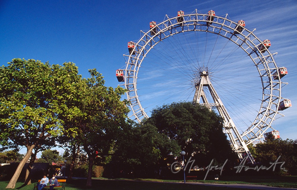 park in front of the Wiener Riesenrad