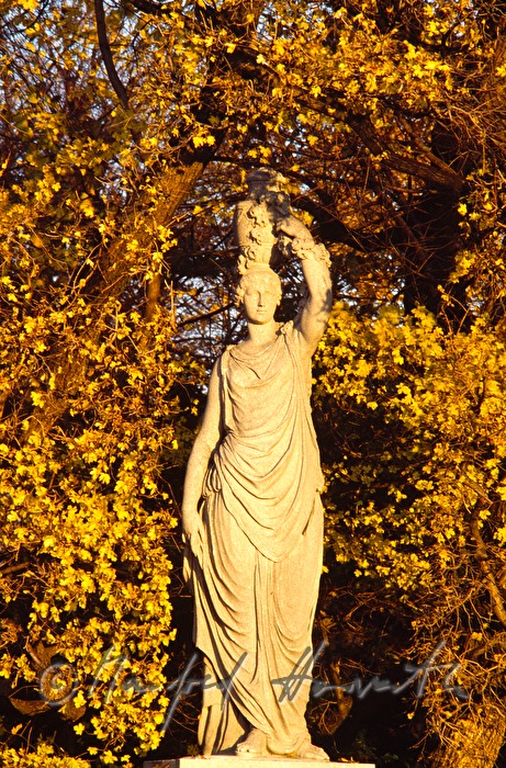 garden sculpture
