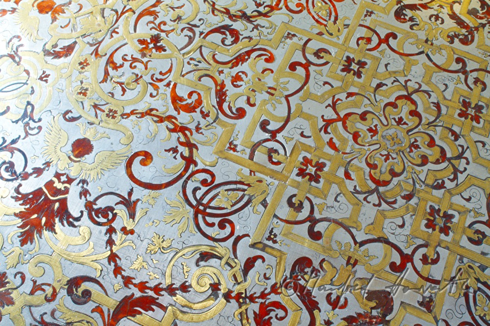 baroque table in Boulle Marketerie technique