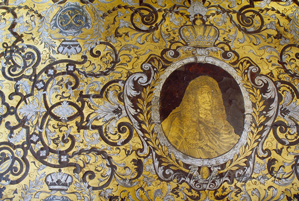 baroque table in Boulle Marketerie technique