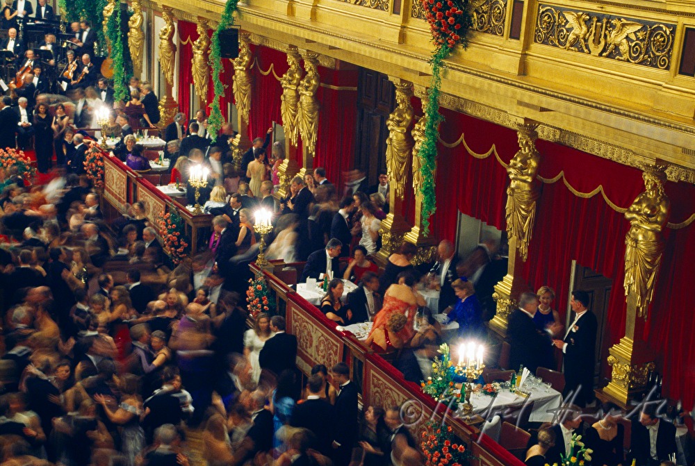 dancers at the Philharmonikerball