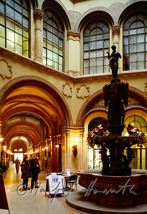 staircase in the octogon of the Palais Ferstel