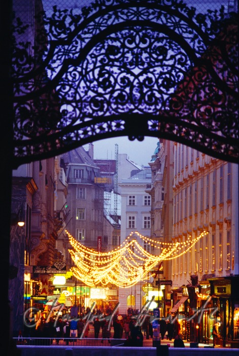 Kohlmarkt with Christmas illuminations
