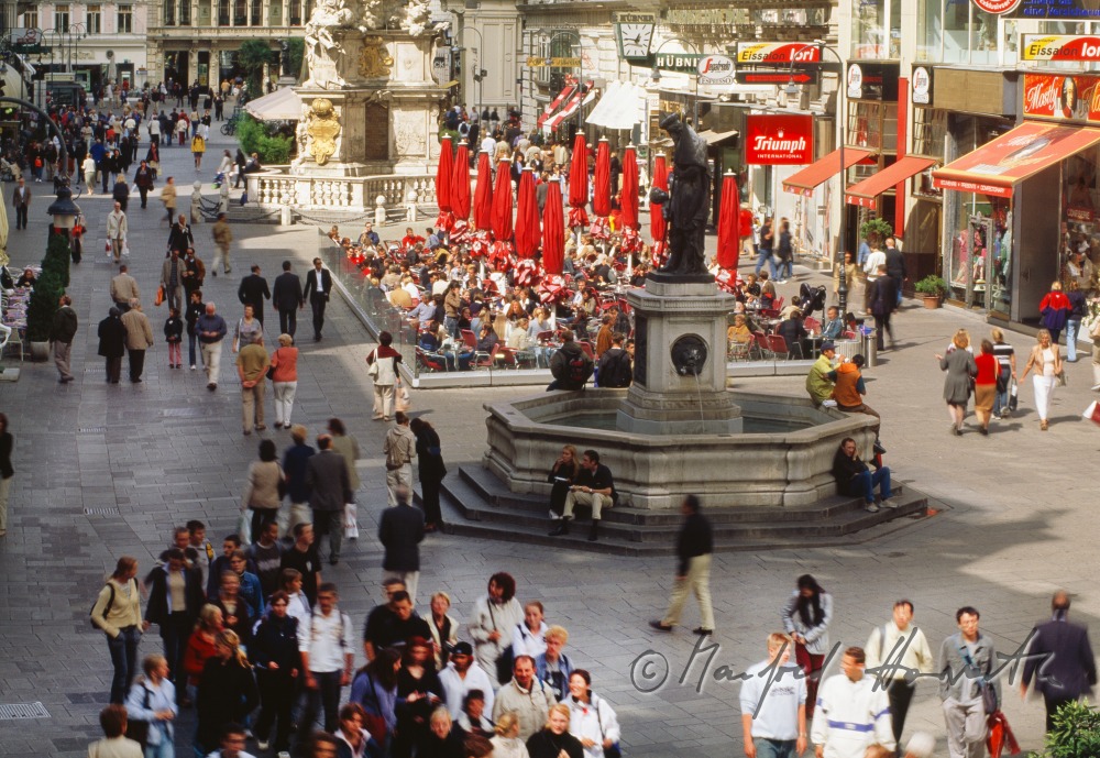 shoppers, cafe, fountain