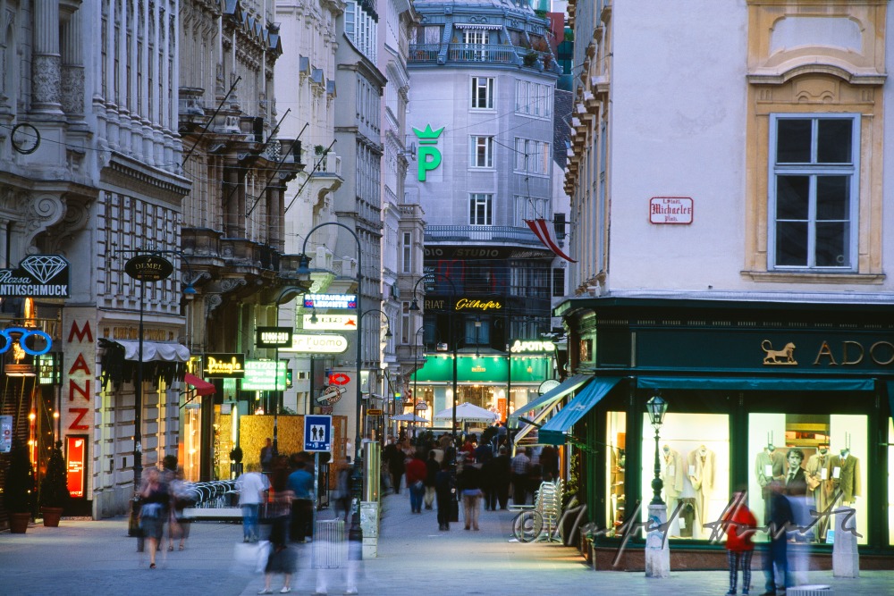 pedestrians on Michaelerplatz