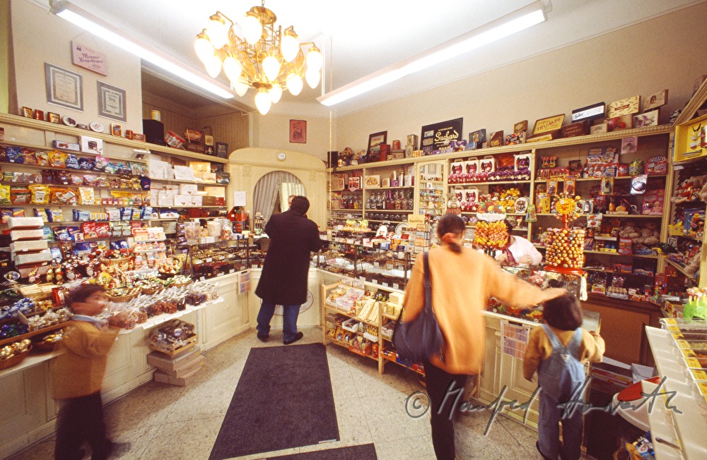 customers with kids in the shop