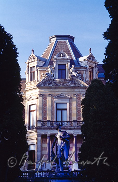 the front side of the Hermesvilla