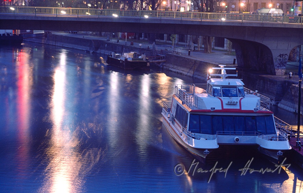 ship landing stage at Schwedenbrücke