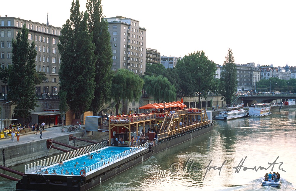 Badeschiff (bath ship) near Schwedenbrücke