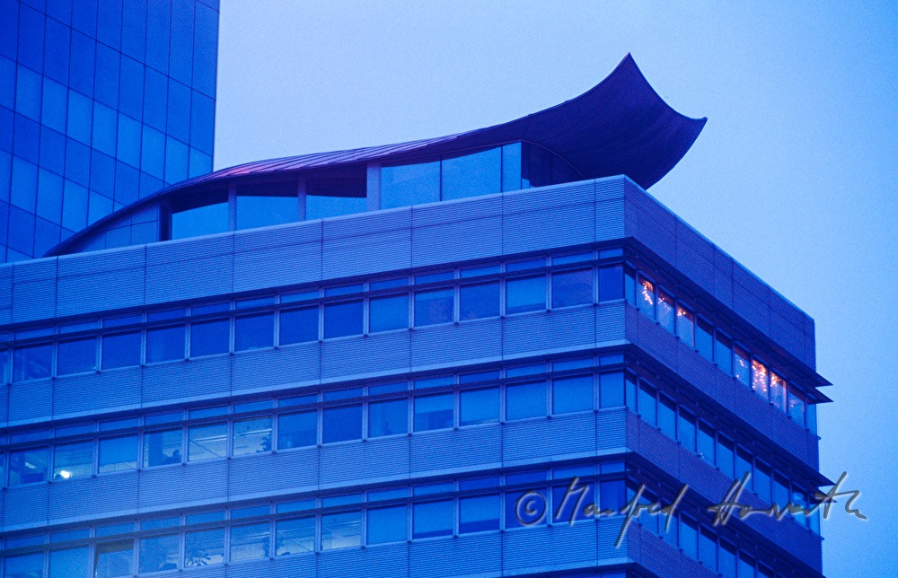 detail of the NEWS-Tower