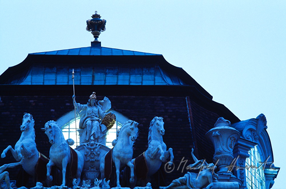 equestrian statue on the roof of the Imperial Library
