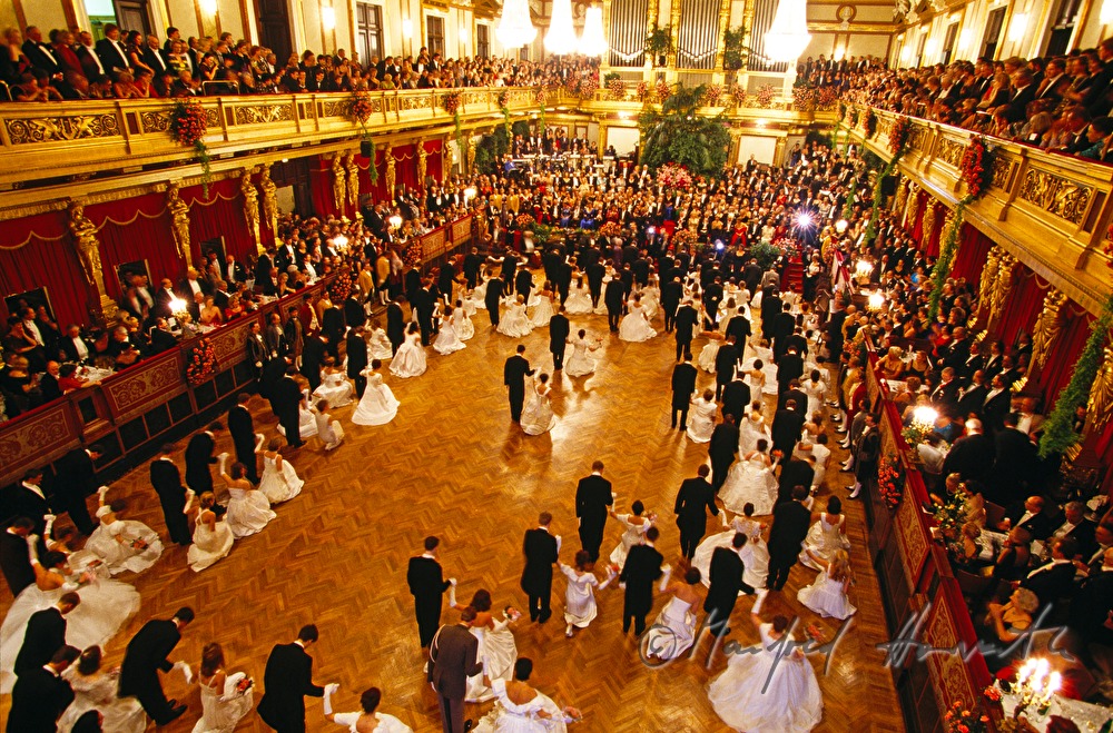 dancers at the Philharmonikerball