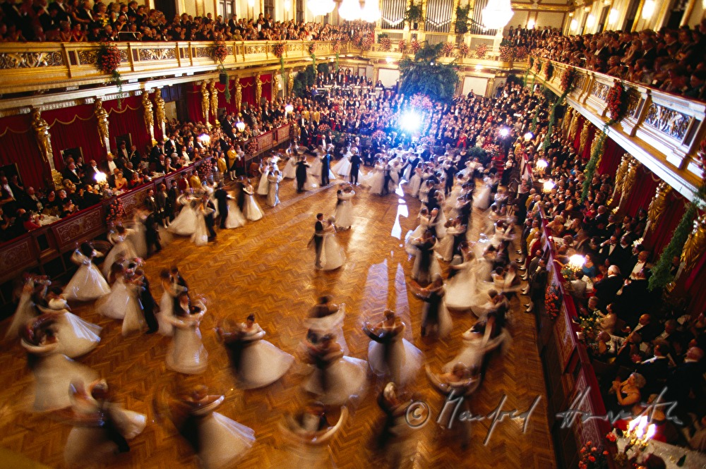 dancers at the Philharmonikerball