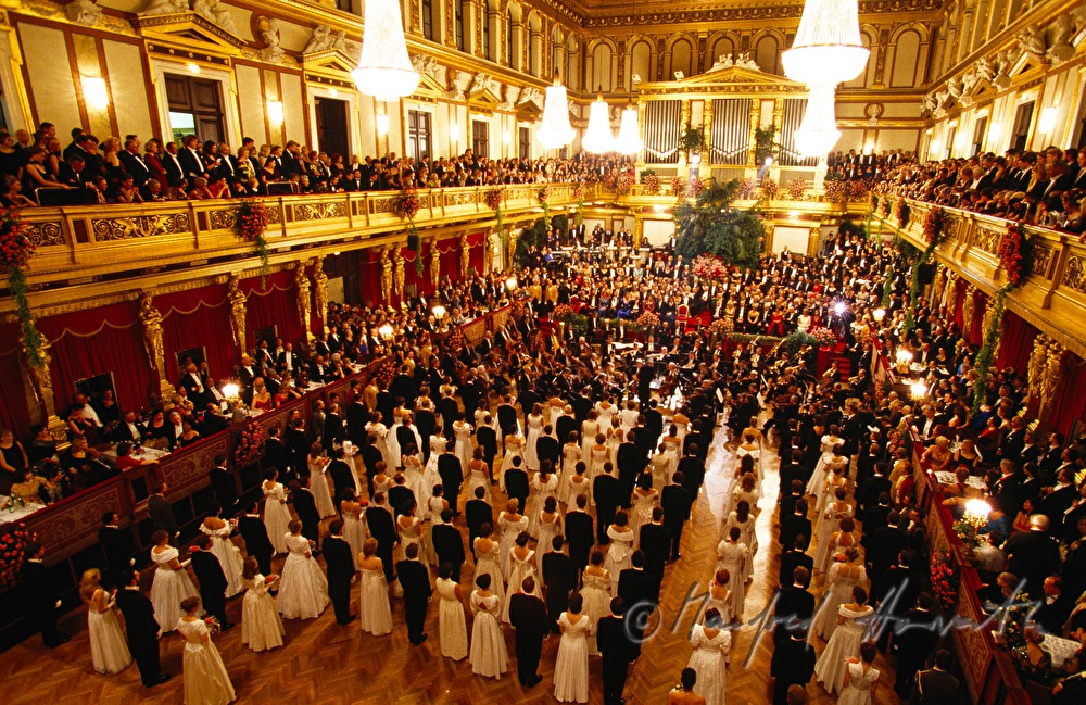 dancers at the Philharmonikerball