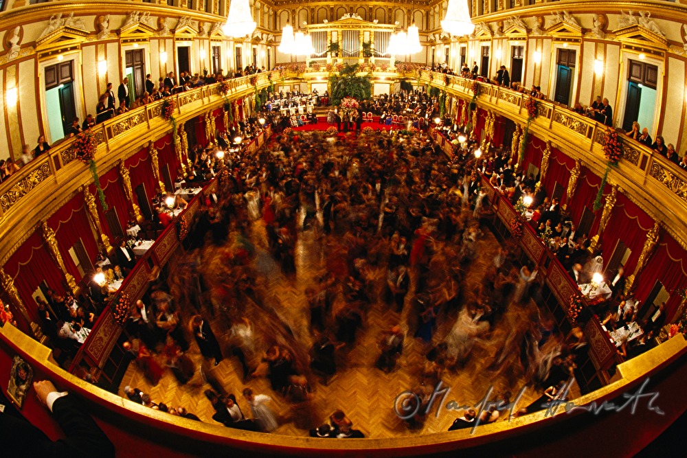 dancers at the Philharmonikerball