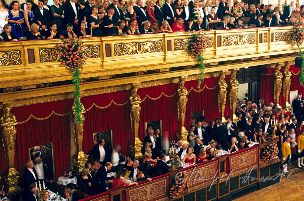 dancers at the Philharmonikerball