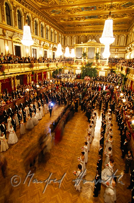 dancers at the Philharmonikerball