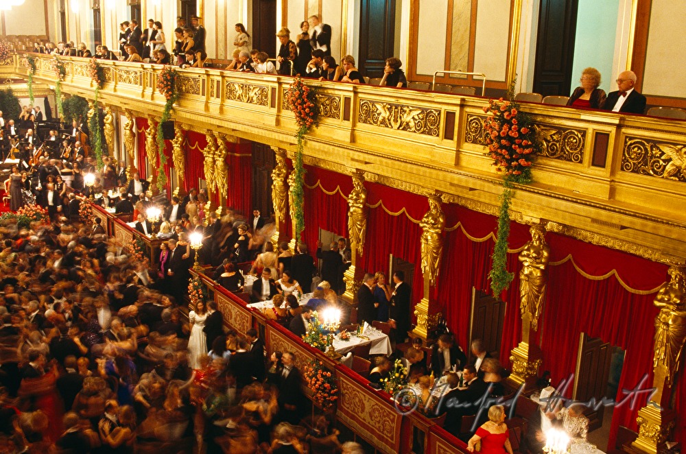dancers at the Philharmonikerball