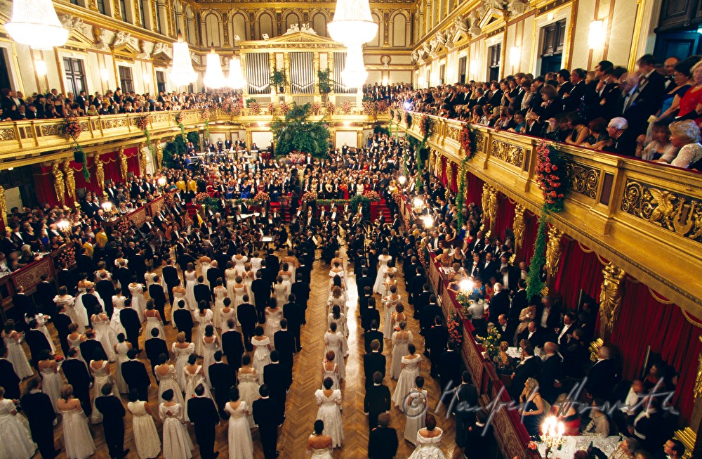 dancers at the Philharmonikerball