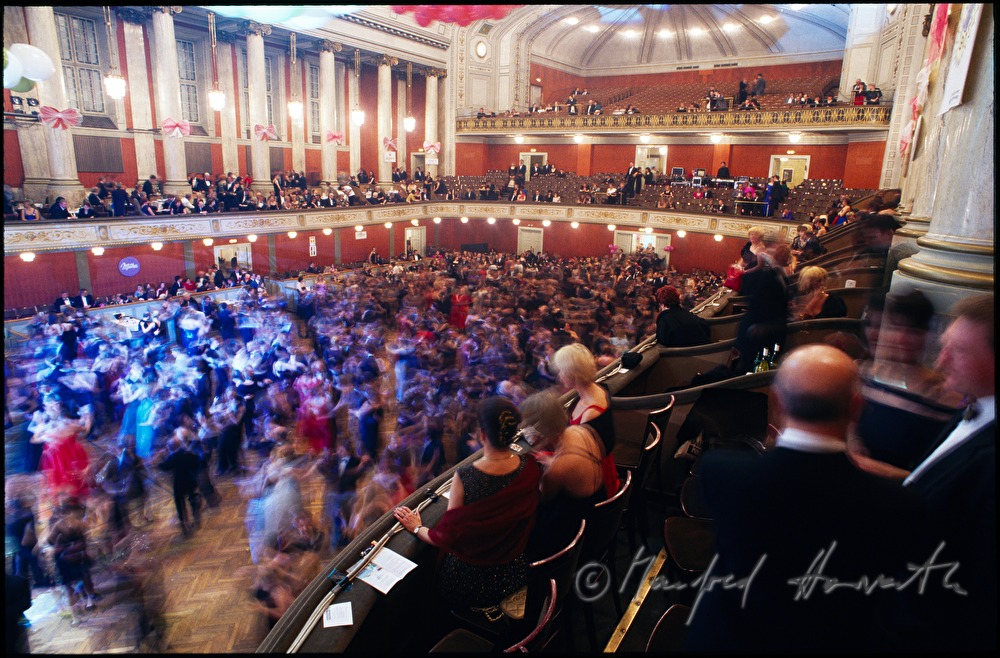 Polonaise at the Bonbonball