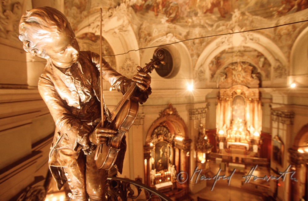 Mozart statue at Mozart concert