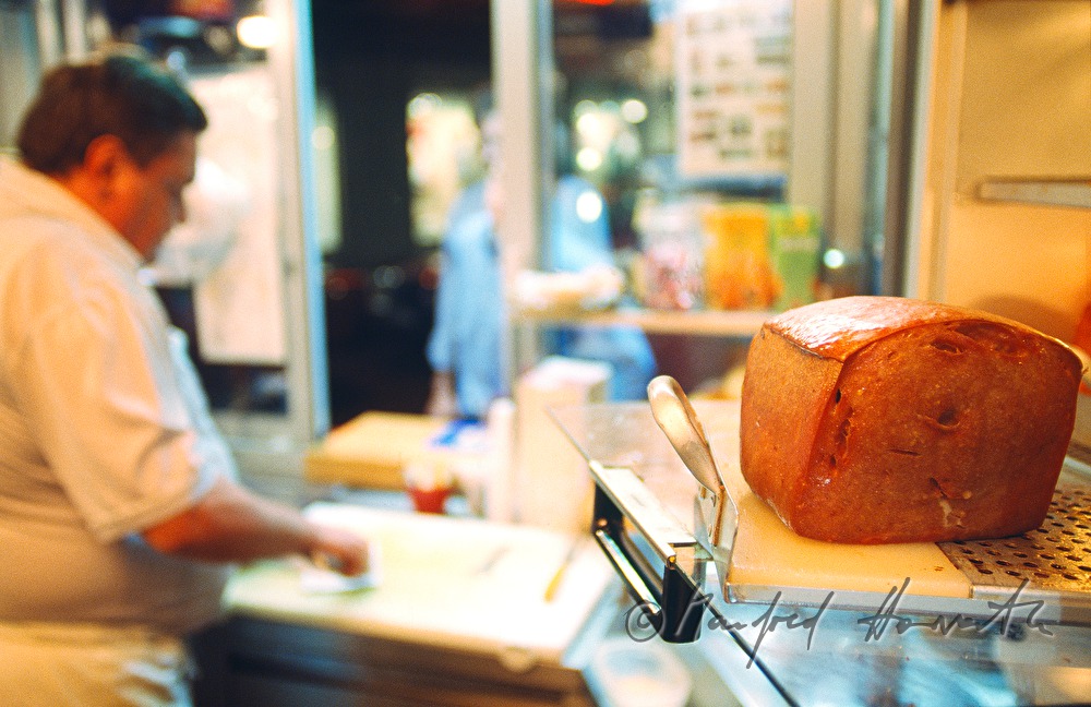 cook in the wurst stand (Würstelstand)