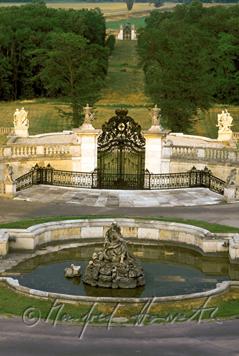 baroque garden, Principal garden axis