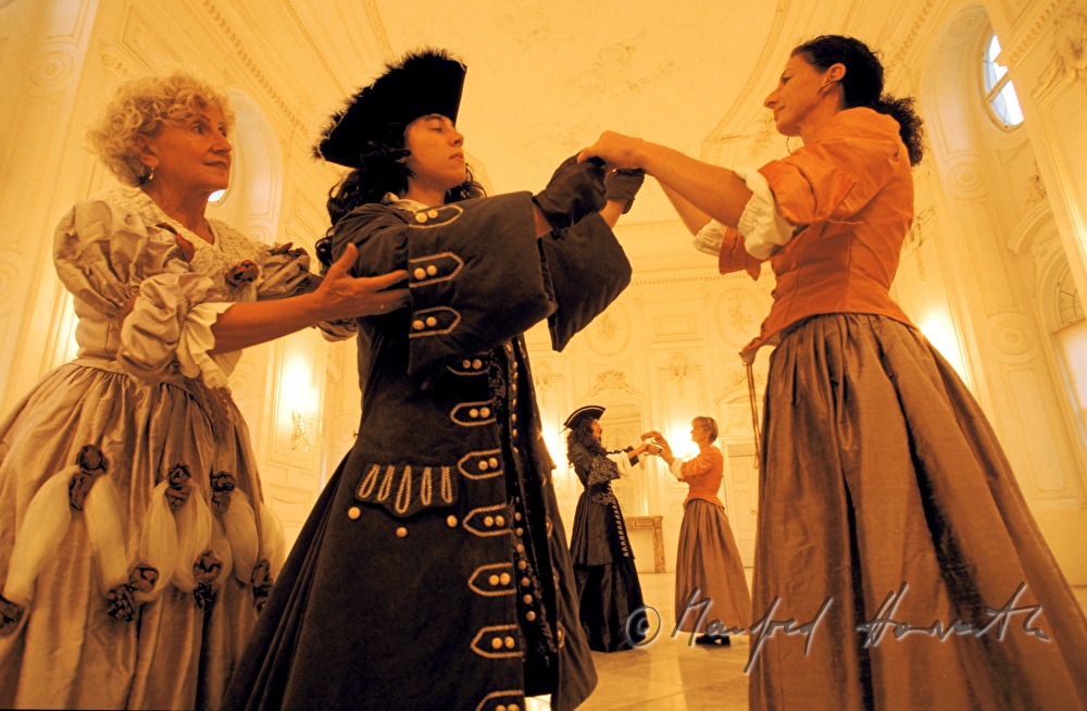 historic music in the ballhall