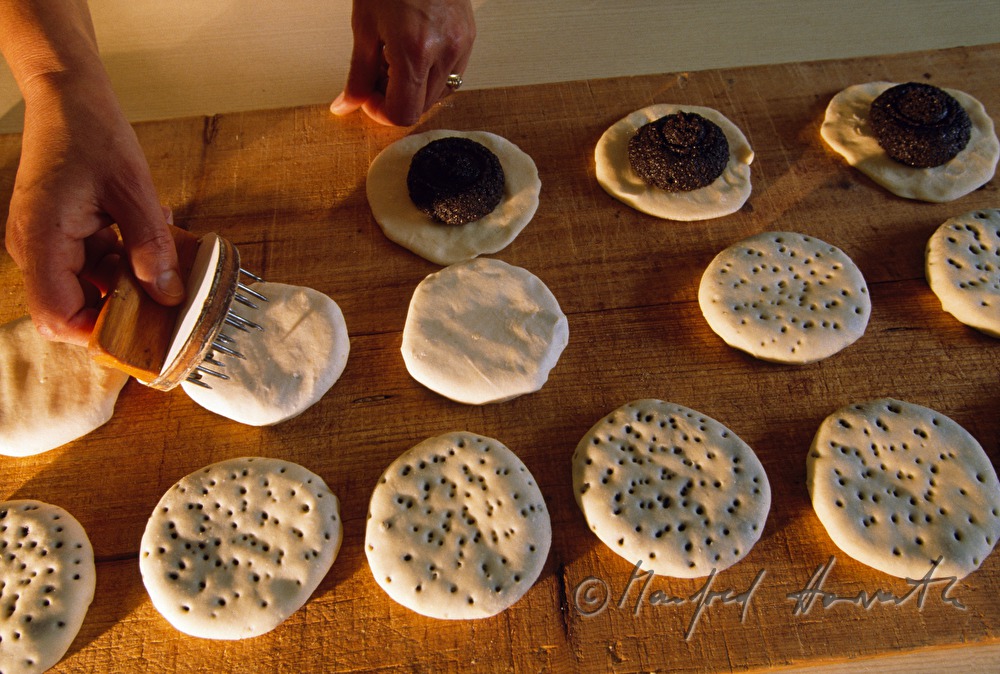Bakery Pilz, baking of 