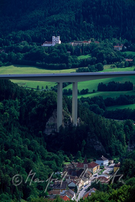 motorway bridge over Schottwien
