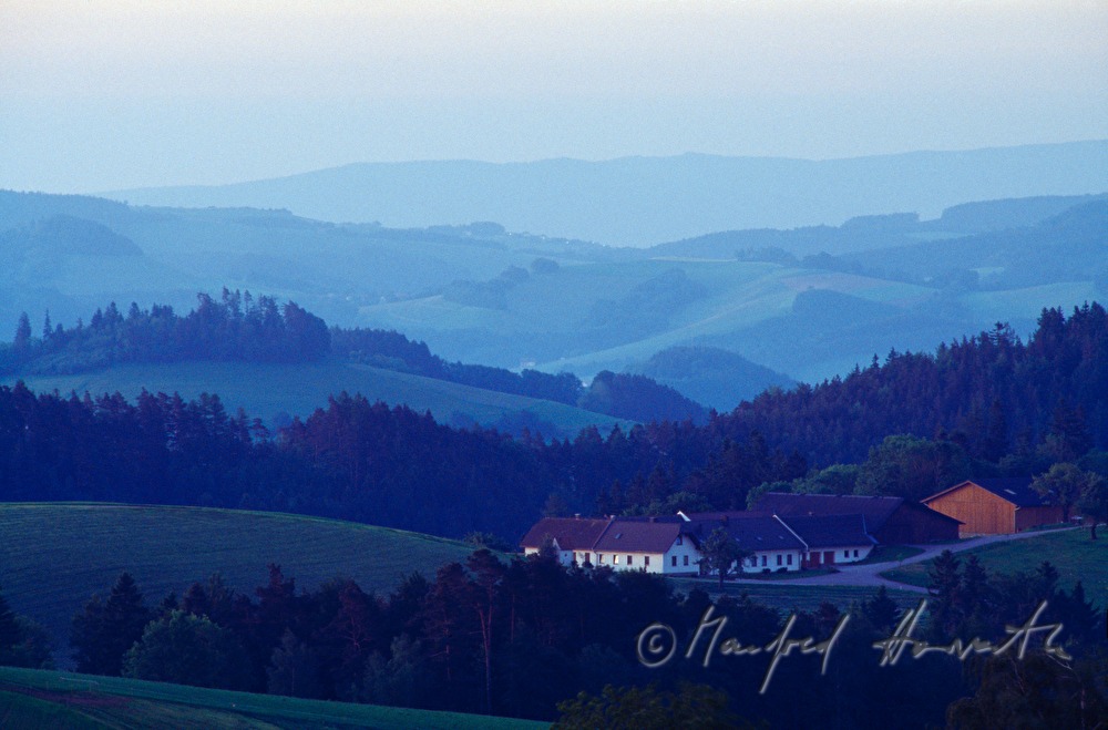 gentle hills of Bucklige Welt, farmhouse