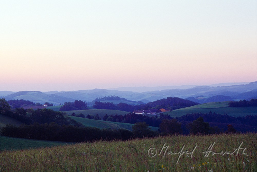gentle hills of Bucklige Welt, farmhouse