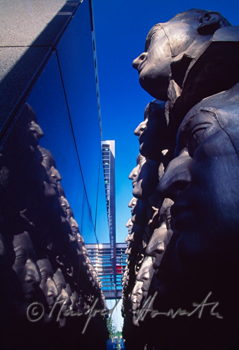 government quarter, sculpture